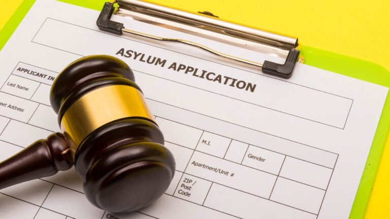 asylum application and judge's gavel